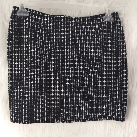 HESPERUS Black and White Mini Skirt Size Large - Picture 2 of 7